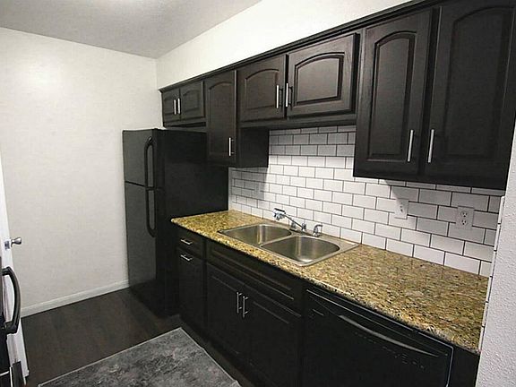 4th image of 5550 N Braeswood Blvd APT 136