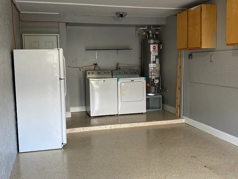 10606 Whitman Cir — Photo 30