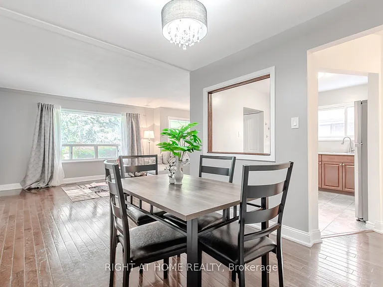 12 Murellen Cres — Photo 9