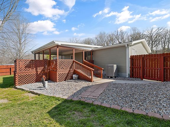 4th image of 56504 Twin Lakes Rd
