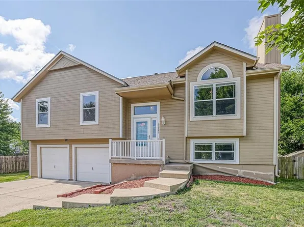33061 W 88th Ter, De Soto, KS 66018