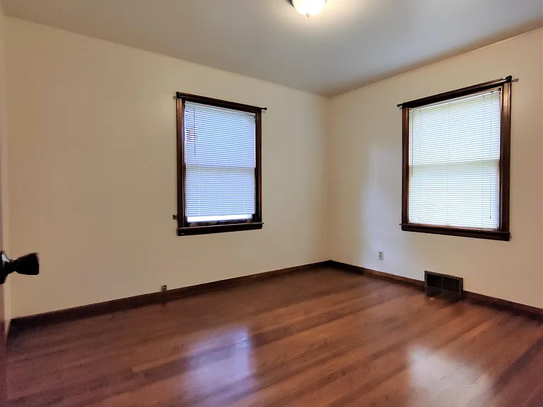 211 Wyoming Ave — Photo 8