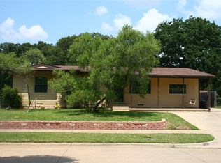 537 Buena Vista Dr, Hurst, TX 76053