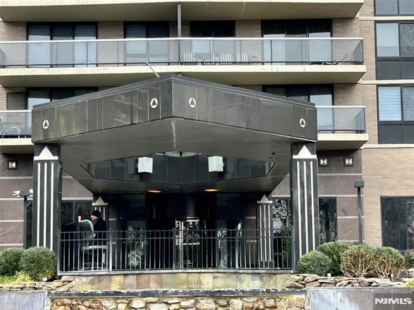 1512 Palisade Ave APT 10P, Fort Lee, NJ 07024