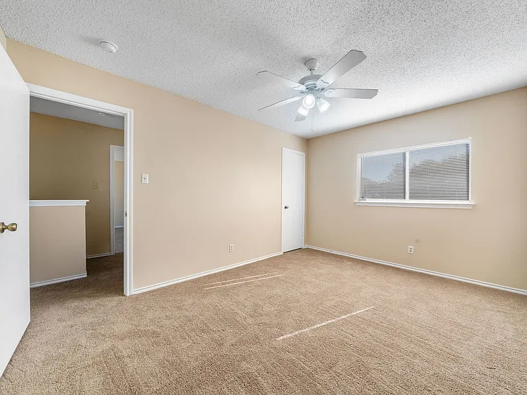 7038 Cole Creek Dr — Photo 19