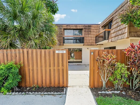 4011 Palm Bay Cir APT A, West Palm Beach, FL 33406