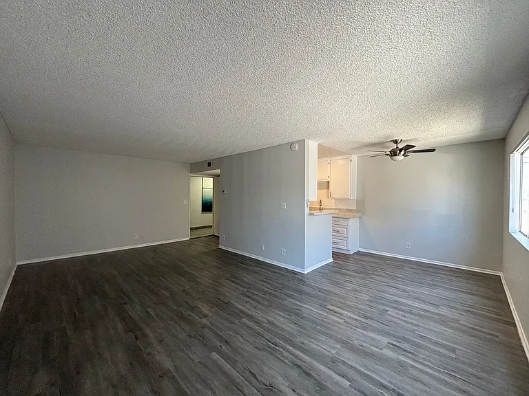 245 South Serrano Ave — Photo 29