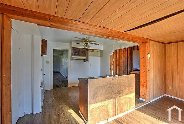 2135 E Prairie St — Photo 3