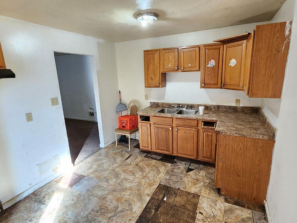 627 Colfax St, Gary, IN 46406 Zillow