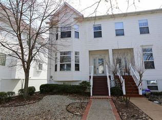 5776 Westminster Pl, Saint Louis, MO 63112