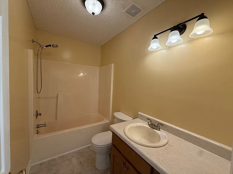 314 Beverly St — Photo 12