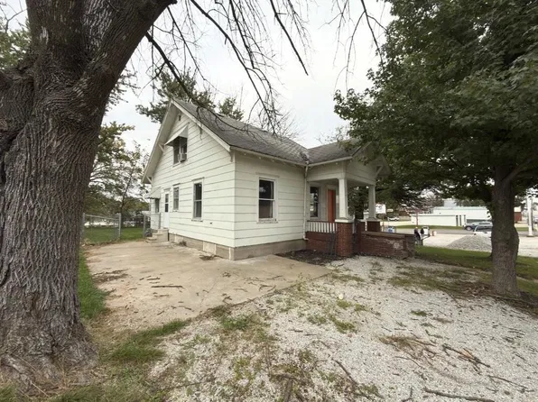 104 W Lafayette St, Edina, MO 63537