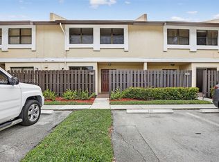 340 SW 97th Ave, Pembroke Pines, FL 33025