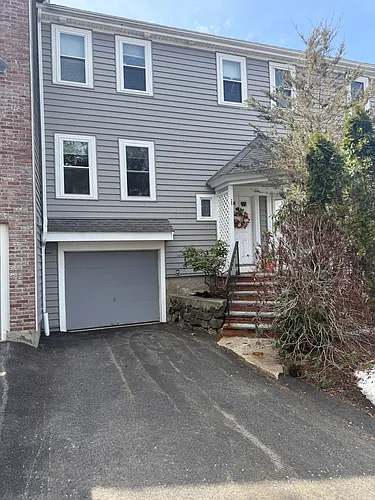 84 Walpole St Photo 1