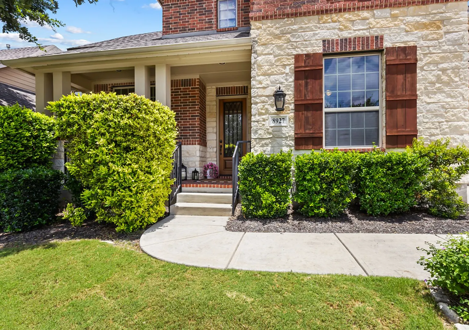 4 Bedroom/3.5 Bath River Rock Ranch Subdivision — Photo 3