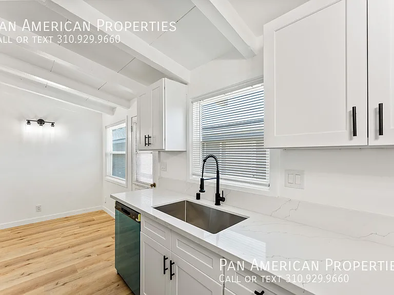 141 E Mayfair Ave — Photo 4