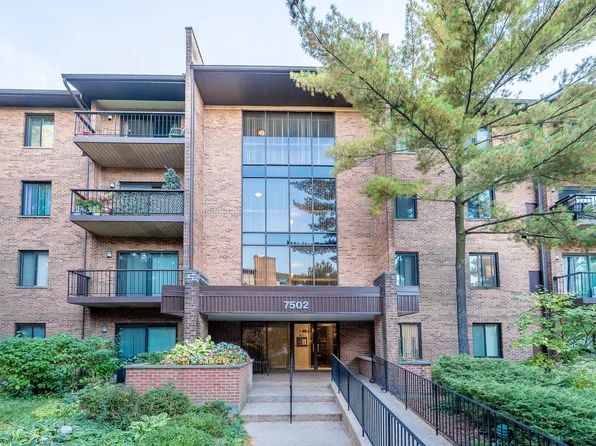 7502 Farmingdale Dr APT 308, Darien, IL 60561