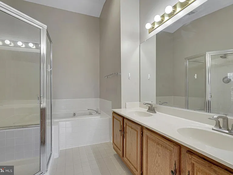 44030 Gala Cir — Photo 18