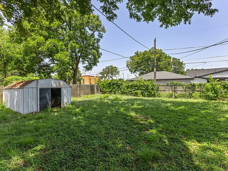 418 Lillian St — Photo 26
