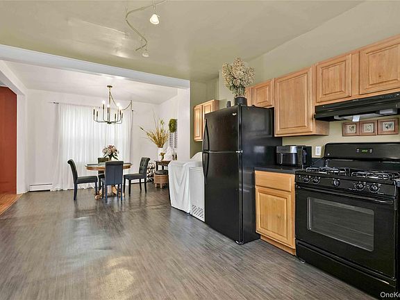 2nd image of 152 Miller Avenue