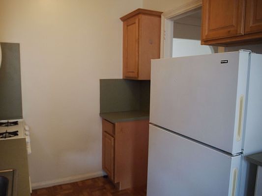 2nd image of 570 Isham St APT 5A