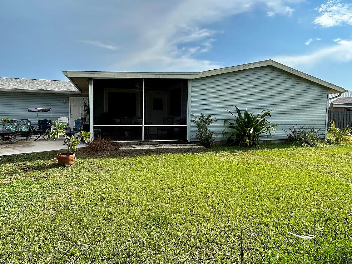4 bed, 1908 sqft, $2,240 — Photo 4