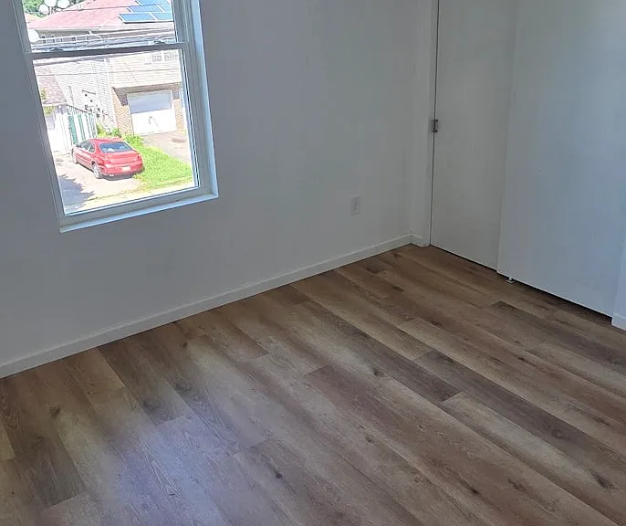 615 Chandler Ave #4 — Photo 6