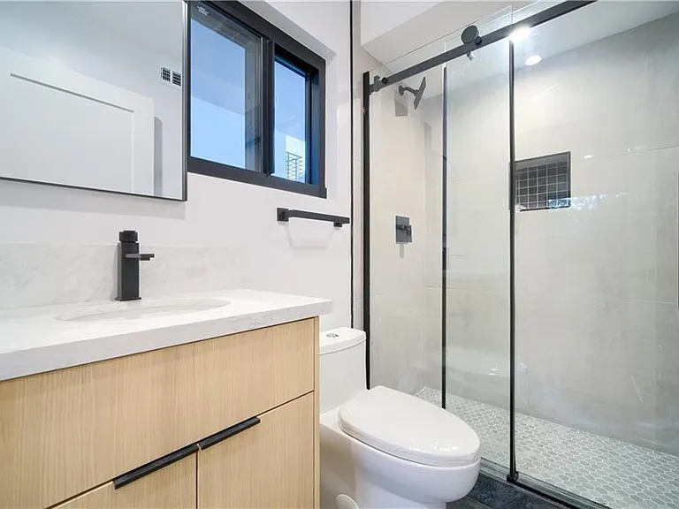 616 N Mariposa Ave #1/2 — Photo 16
