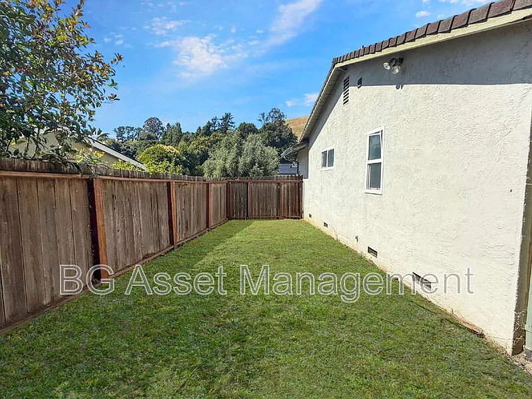 2672 Doidge Ave — Photo 32