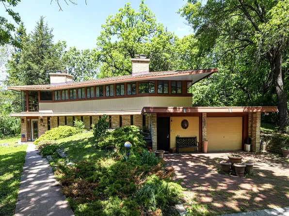 1912 Moraine End DRIVE, Delafield, WI 53018