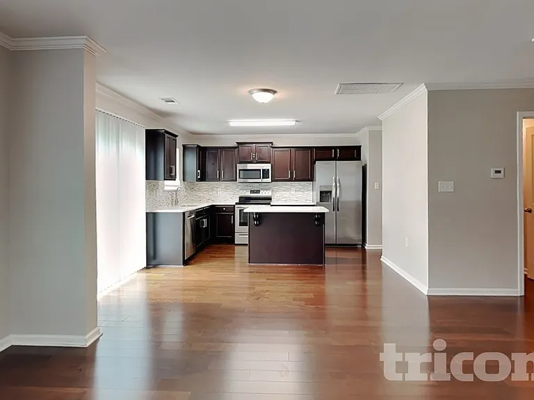 6931 Savannah Springs Dr — Photo 5