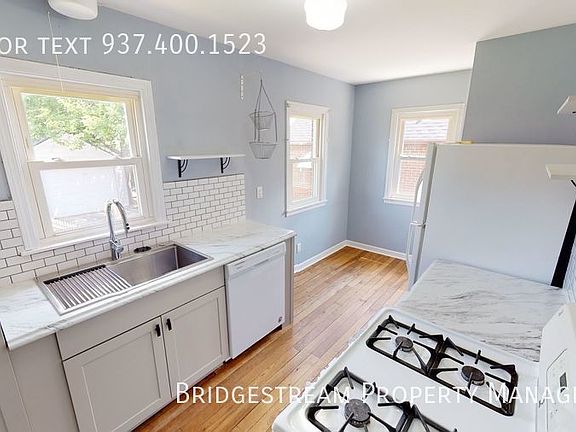 3rd image of 3409 Wellington Dr