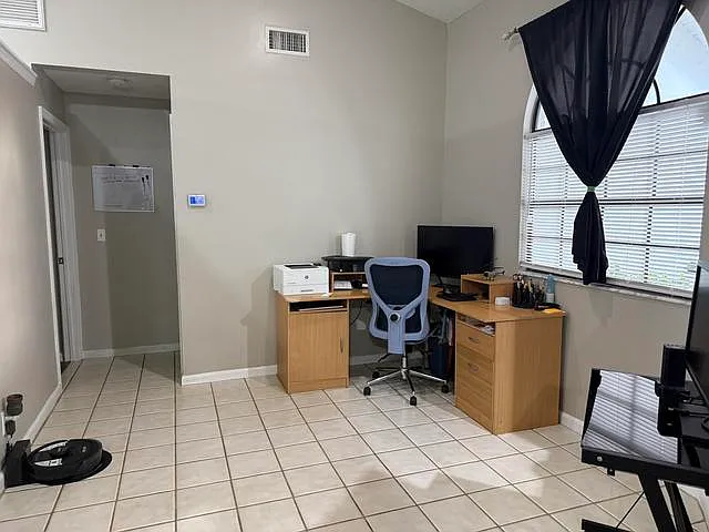 3 bed, 1741 sqft, $3,350 — Photo 4