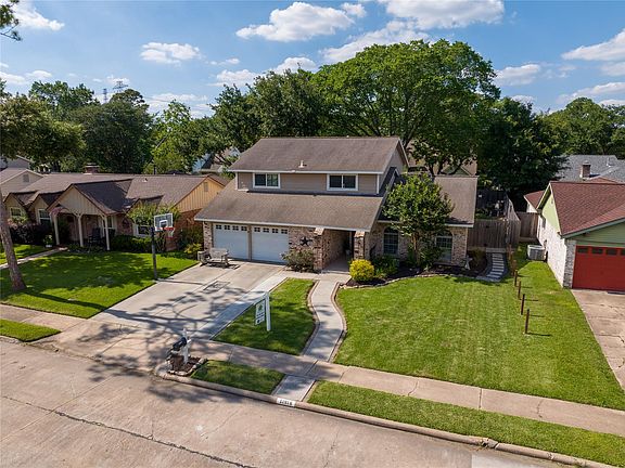 3rd image of 11918 Dorrance Ln