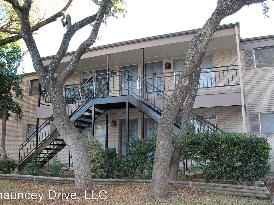 2nd image of 618 Chauncey Dr APT 1