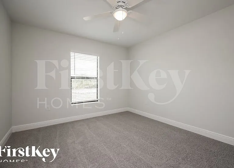 2506 63rd St W — Photo 12