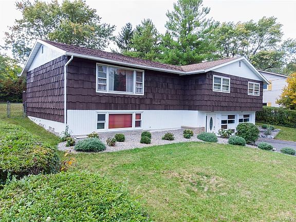 2nd image of 306 Cooper Ln
