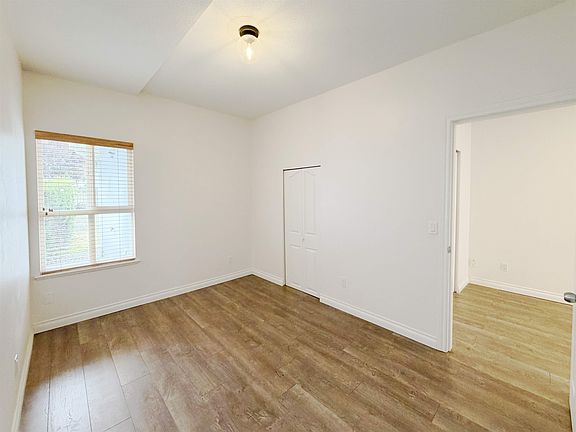4th image of 6952 Curtis St