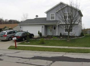 504 Granada Dr, Kendallville, IN