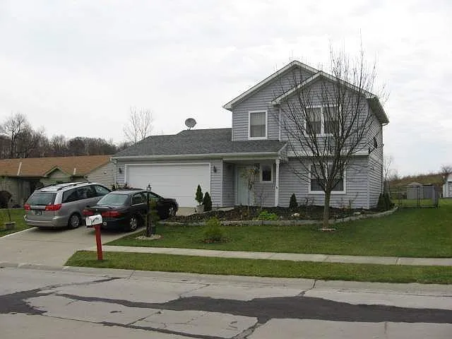 504 Granada Dr photo 1