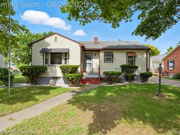 533 N Center St, Sebewaing, MI 48759