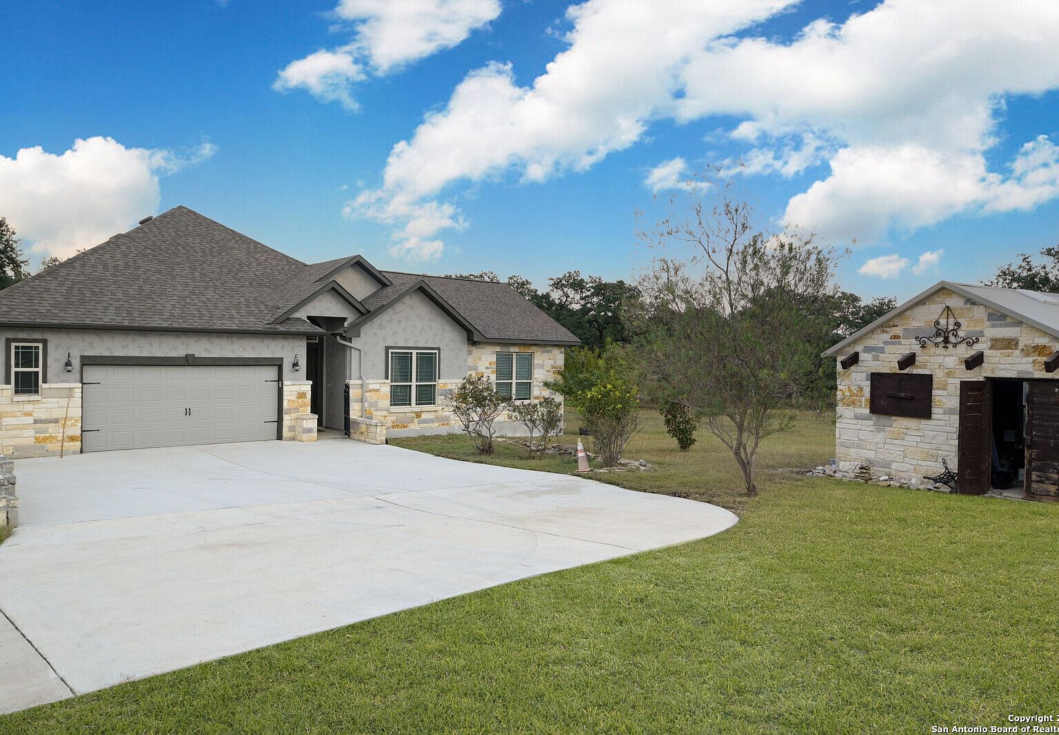 2407 FM 1283, Pipe Creek, TX 78063 | MLS #1823349 | Zillow