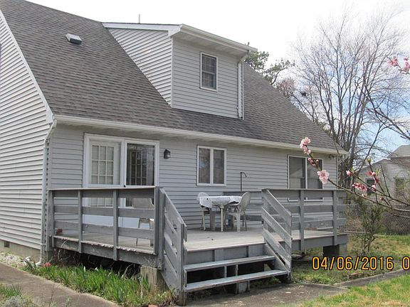 3rd image of 755 Garfield Ave