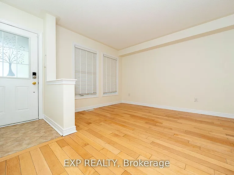 272 Duncan Ln — Photo 3