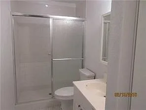 330 Lakewood Cir E #D — Photo 4