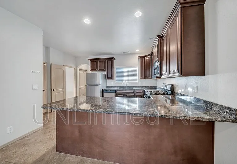 2805 S Flagstone Ln — Photo 7