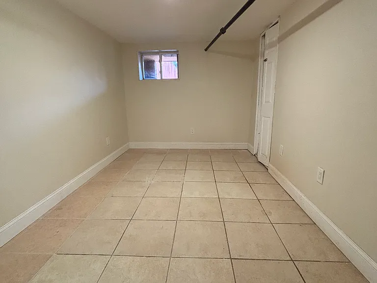 214 S 11th St #BASEMENT — Photo 4