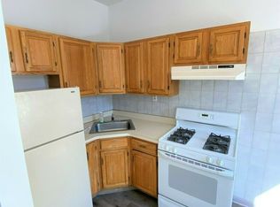 25-37 36th St #1L, Astoria, NY 11103