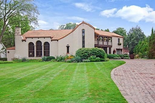 1st image of 566 Woodland Ave