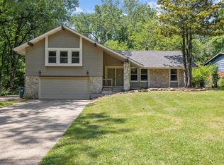 5090 Wolverton Dr, Florissant, MO 63033